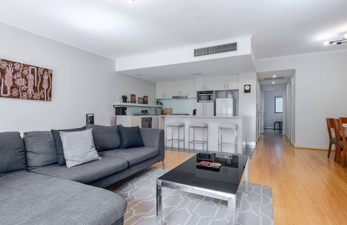 Redfern Apartamento | Cosy 2-Bed in Redfern with Terrace & Parking