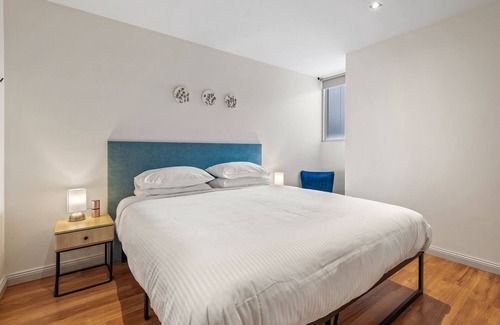 Essendon North Apartamento | Cosy 2-Bed Unit with Study Nook & Alfresco Dining