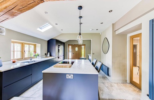 Congleton Casa | Cosy 2 bedroom cottage in Cheshire countryside with a modern design