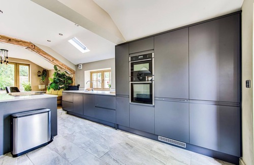 Congleton Casa | Cosy 2 bedroom cottage in Cheshire countryside with a modern design