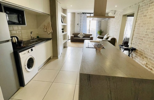 Windhoek Apartamento | Cosy 2 bedroom opposite Grove & Lady Pohamba