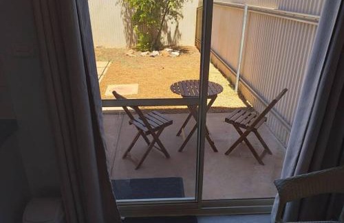 South Kalgoorlie Casa | Cosy 2 bedroom Unit in a secure gated complex