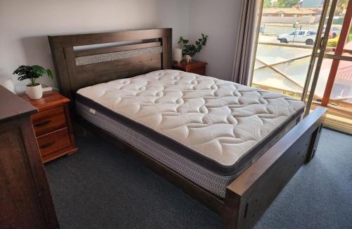 South Kalgoorlie Casa | Cosy 2 bedroom Unit in a secure gated complex