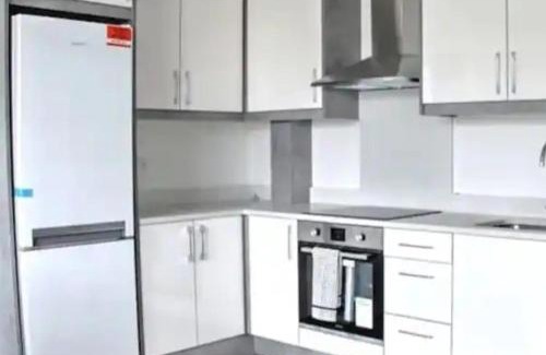 Slough Apartamento | Cosy 2-bedrooms with free parking, Flat 5