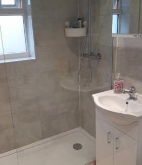 Slough Apartamento | Cosy 2-bedrooms with free parking, Flat 5