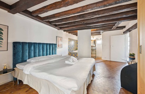 Saint-Victor Apartamento | Latin Quarter Spacious 2-Bedroom Duplex