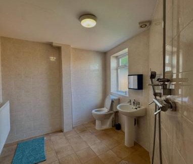 Uxbridge Casa | Cosy 3 Bed Home in Scenic Denham with Quick Heathrow & London Links