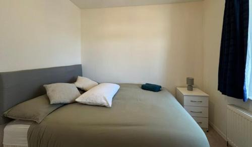 Uxbridge Casa | Cosy 3 Bed Home in Scenic Denham with Quick Heathrow & London Links