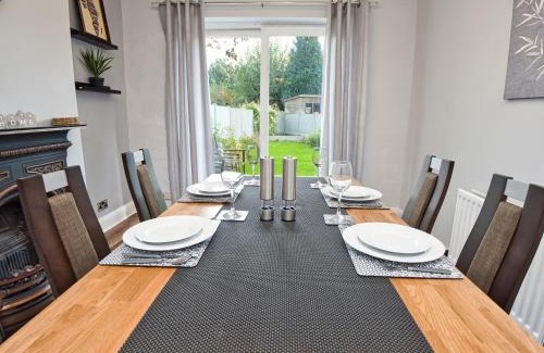 Birmingham Casa | Cosy 3 bed with Parking- Family and Contractors