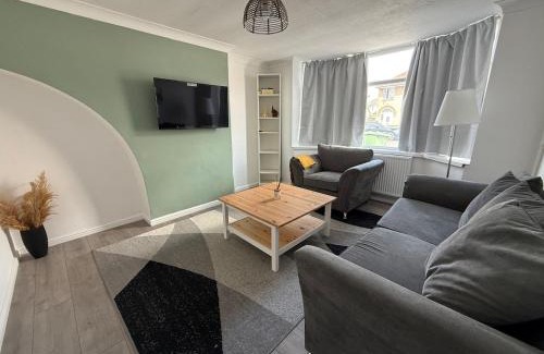 Oxford Casa | Cosy 3 Bedroom Home, Parking & Bus