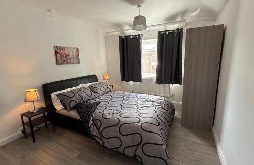 Oxford Casa | Cosy 3 Bedroom Home, Parking & Bus