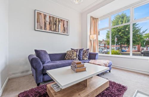 Hull Casa | Cosy 3-bedroom house, garden, fast wi-fi, 6 mins walk to Hull fair, 4 mins drive to MKM stadium perfect for Contractors, Families, HRI hospital locum staff and corporate guests