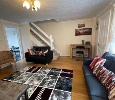 Luton Casa | Cosy 3 Bedroom House in Luton
