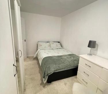 Luton Casa | Cosy 3 Bedroom House in Luton