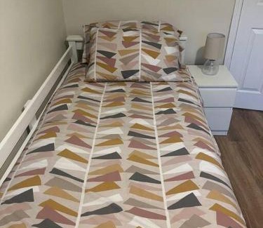 Strabane Apartamento | Cosy 4 bed bungalow in quiet residential area!