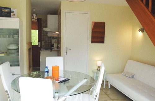Saint-Jouan-des-Guerets Apartamento | Bonito apartamento para 4 personas con WIFI, piscina, TV y terraza