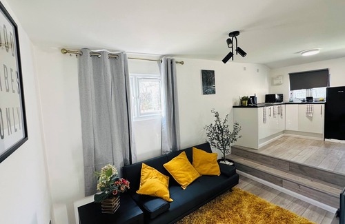 Kidbrooke with Hornfair Casa | Cosy and Comfy Deluxe Luxury Apartment close to the o2 Arena, Cutty Sack / Parks