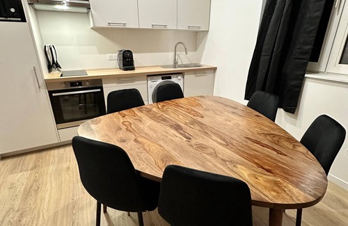 European Quarter Apartamento | Cosy and quiet 6p apartment in detached house NEW Floor 1