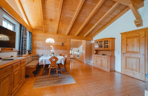 Sankt Martin bei Lofer Villa | Bonito apartamento en villa para 3 personas con TV y balcón