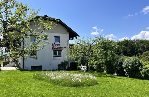 Augsdorf Apartamento | Bonito apartamento para 6 personas con WIFI, TV, balcón y aparcamiento