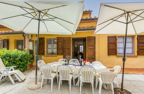 Castellina Marittima Apartamento | Apartamento con WIFI, A/C, piscina, TV, patio, mascotas permitida, vista panorámica, aparcamiento