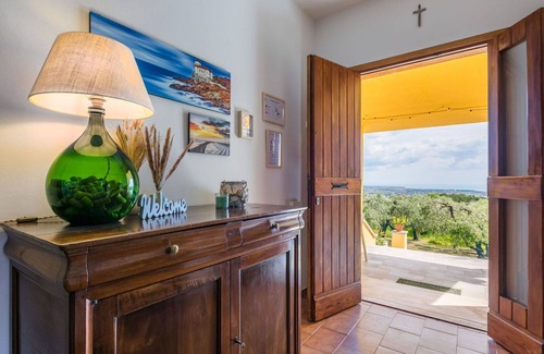 Rosignano Marittimo Apartamento | Hermoso apartamento con WIFI, TV, terraza, mascotas permitida, vista panorámica y aparcamiento