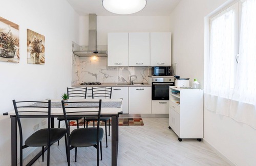 Villanova d'Albenga Apartamento | Bonito apartamento para 4 personas con WIFI, A/C, TV, balcón y vista panorámica