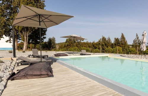 Sao Martinho Villa | Precioso apartamento en villa para 7 personas con A/C, WIFI, piscina, TV y terraza