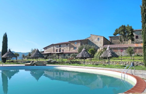 Santo Villa | Apartamento en villa con piscina, A/C, patio, mascotas permitida, vista panorámica, aparcamiento