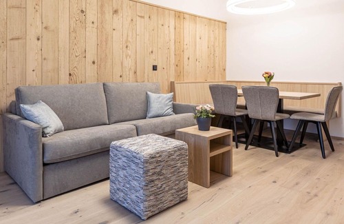 Reith bei Kitzbuehel Apartamento | Cosy apartment for 5 guests with WIFI, hot tub, TV, balcony, pets allowed and parking