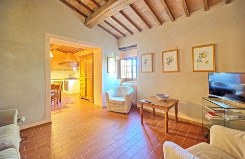 San Casciano in Val di Pesa Apartamento | Apartamento con piscina, WIFI, TV, vista panorámica, aparcamiento, cerca de Greve In Chianti