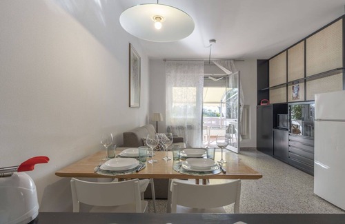 Marina di Andora Apartamento | Acogedor apartamento para 6 personas con WIFI, TV, terraza, mascotas permitida y aparcamiento
