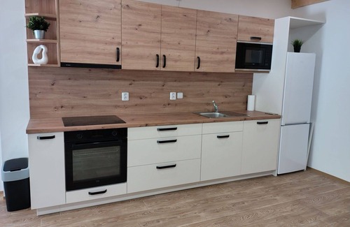 Desna Apartamento | Acogedor apartamento para 4 personas con piscina, WIFI, TV, patio y aparcamiento