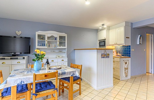 Locmariaquer Apartamento | Bonito apartamento para 4 personas con TV, balcón y aparcamiento