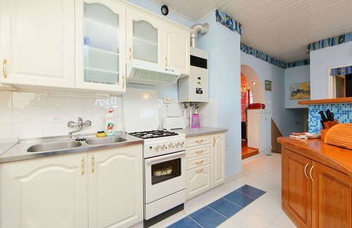 Balatonszemes Apartamento | Hermoso apartamento para 6 personas con WIFI, A/C, TV, balcón y aparcamiento
