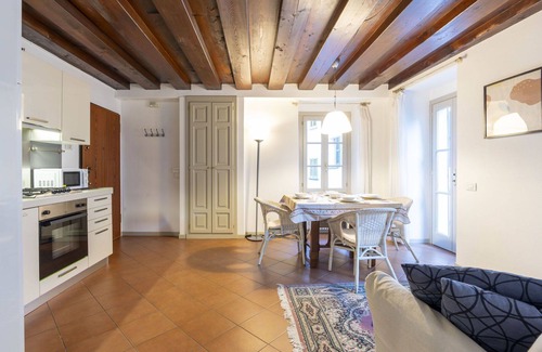 Morbegno Apartamento | Acogedor apartamento para 2 personas con WIFI, TV, balcón y aparcamiento