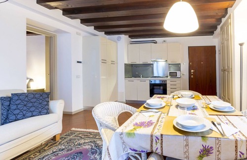 Morbegno Apartamento | Acogedor apartamento para 2 personas con WIFI, TV, balcón y aparcamiento