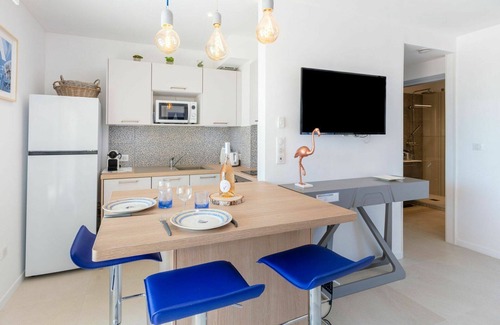 Toulon - Hyeres Apartamento | Precioso apartamento para 2 personas con WIFI, A/C, TV y terraza