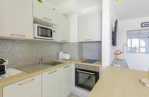 Toulon - Hyeres Apartamento | Precioso apartamento para 2 personas con WIFI, A/C, TV y terraza