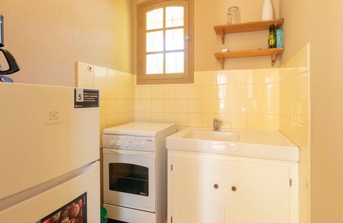 Toulon - Hyeres Apartamento | Bonito apartamento para 2 personas con WIFI, TV, patio y mascotas permitida