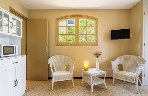 Toulon - Hyeres Apartamento | Bonito apartamento para 2 personas con WIFI, TV, patio y mascotas permitida