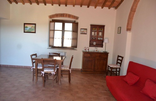 Casalappi Otro | Bonito apartamento para 3 personas con A/C, piscina, TV y vista panorámica