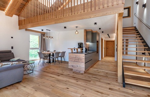Solk Apartamento | Precioso apartamento para 4 personas con bañera de hidromasaje, WIFI, TV y patio