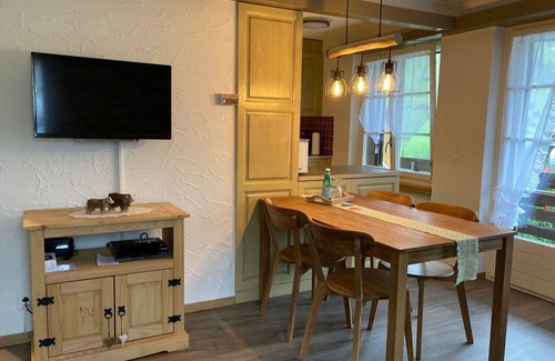 Ruedisbach Apartamento | Bonito apartamento para 4 personas con WIFI, TV, balcón y mascotas permitida