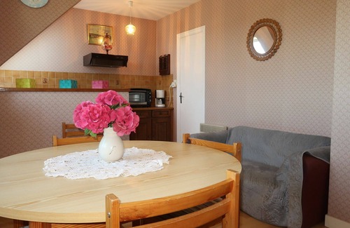 Goulien Apartamento | Acogedor apartamento para 4 personas con WIFI, TV, mascotas permitida y aparcamiento