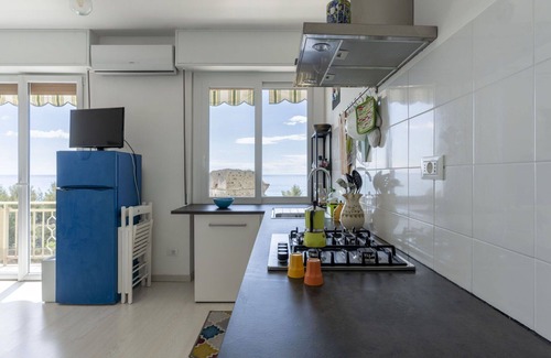 Bussana Apartamento | Precioso apartamento para 4 personas con A/C, WIFI, balcón y aparcamiento