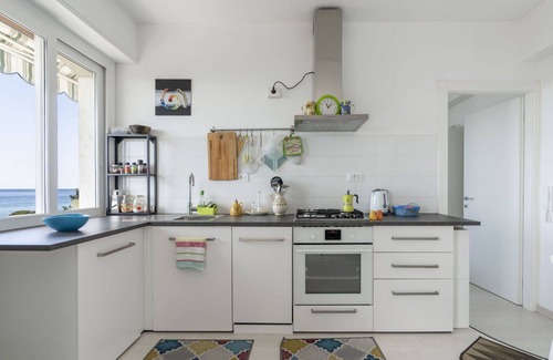 Bussana Apartamento | Precioso apartamento para 4 personas con A/C, WIFI, balcón y aparcamiento