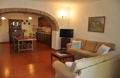 Il Poggio Apartamento | Hermoso apartamento con WIFI, piscina, TV, mascotas permitida, vista panorámica y aparcamiento