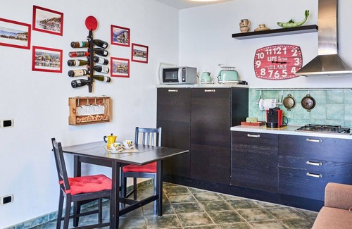 Bellano Apartamento | Cosy apartment for 4 guests with WIFI, TV, balcony and parking