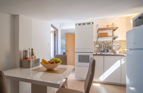Stinica Apartamento | Bonito apartamento para 4 personas con WIFI, A/C, TV y terraza